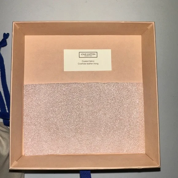 Authentic Louis Vuitton belt - Picture 6 of 12